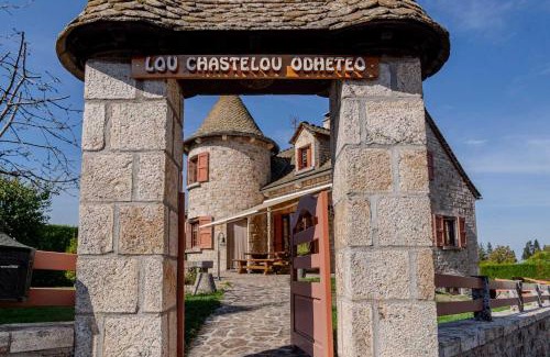Aumont-Aubrac House | Family-Friendly Getaway at Lou Chastelou in Aumont Aubrac