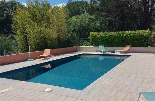 Cabrieres-d'Avignon Villa | Relax at Lou Cigalon with Ocean Views and a Pool