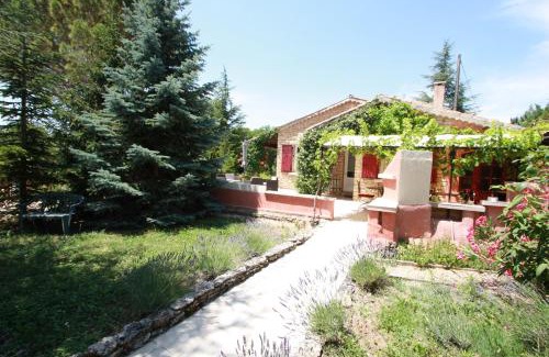 Cabrieres-d'Avignon Villa | Relax at Lou Cigalon with Ocean Views and a Pool