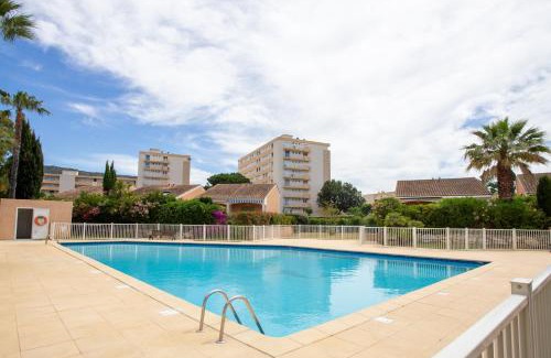 Le Lavandou Apartment | Relax at Lou Estrella: Poolside Getaway Near the Beach