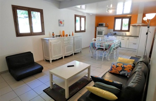Leon House | Top-Rated Lou Parc Gîte in Leon with Family-Friendly Amenities