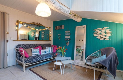 Quartier du Port Apartment | Serene Lou Pitchoun: 1Br Sea Harbour in Old Town