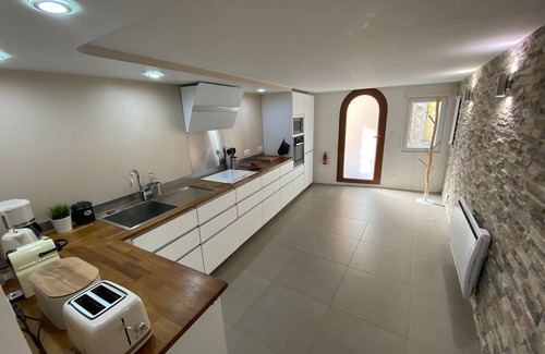 Bagnols-en-Foret House | Experience Lou Soleié: City Home with Rooftop Views