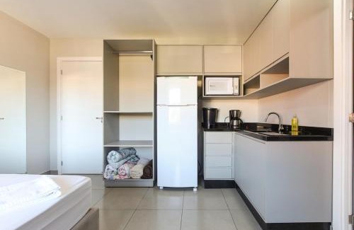 Guarapuava Apartment | Lou Suítes - Kitnet 8 - com sacada e vista da cidade