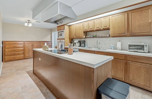 Church Point House | Lou Wilda House is a charming 3 bedroom home with a cozy back patio.