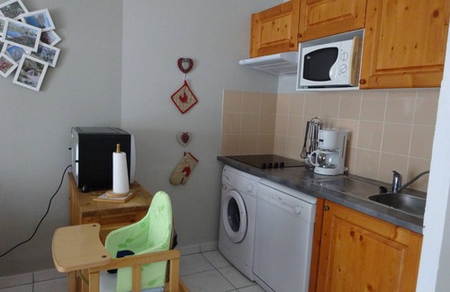 Peyragudes Apartment | Comfortable Loudenvielle T2 Cabin with Lake View Terrace