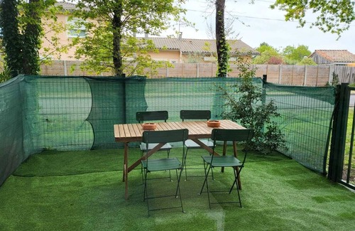 Lanton Apartment | Comfortable T2 Apartment in Lanton with Outdoor Terrace