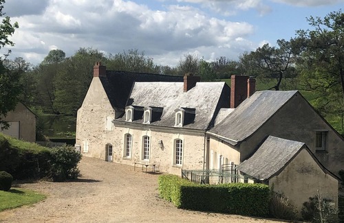 Val d’Erdre-Auxence House | Relaxing Stay at Loue Moulin au Bord d'un Étang with Spa
