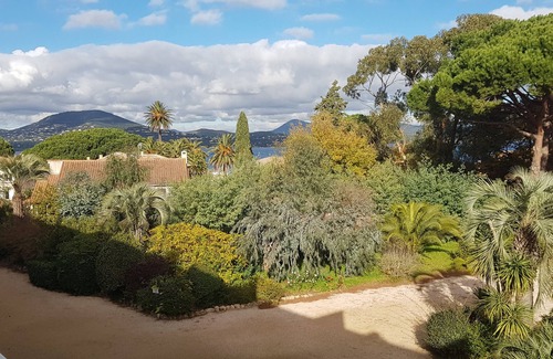 Saint-Tropez Apartment | Beachside T3 Apartment Near St Tropez with Pool & Spa
