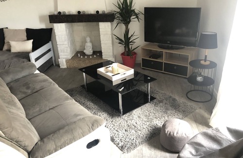 Kerherou Apartment | Modern Oceanfront Escape Near the Port - Rated 9.4/10