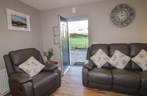 Newry House | Discover Lough Island Reavy Cottage: 5-Star Family Retreat