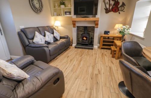Newry House | Discover Lough Island Reavy Cottage: 5-Star Family Retreat