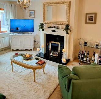 Mohill House | Discover Lough Rynn: Ideal for Pets and Families