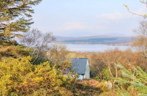 Donegal House | Tranquil Lough View Cottage: Pet-Friendly with Ocean Views