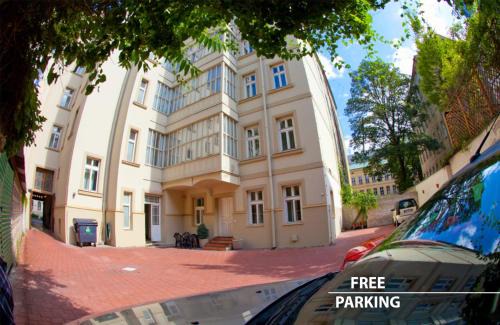 Prague 2 Hotel | Discover Comfort at Louis Leger: Pet Friendly & Family Fun
