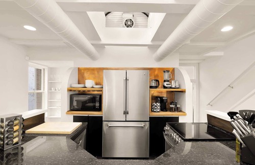 Mount Vernon Square Apartment | Louise Hand Laundry | Logan Circle | Rare & Iconic