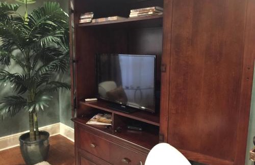 Milton Bed & Breakfast | Delightful Louisiana Cajun Mansion: Eco-Friendly Retreat