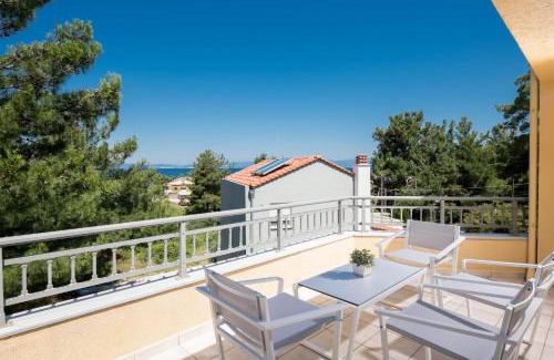 Skala Rachoniou Villa | Unwind at Louloudis Pool Villa with Oceanfront Views