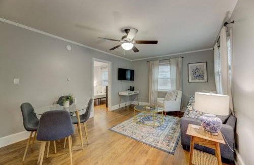 Earlewood House | Relax at Lounge On Lincoln - Pet Friendly 4-Star Retreat