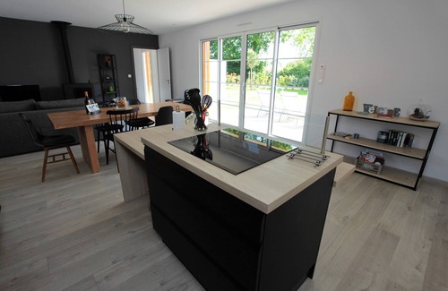 Vielle-Saint-Girons House | Perfect Getaway at LOUTJIS AYRIAOU: Beach & Lake Access