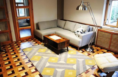Marianske Lazne Apartment | Discover Louvre: A Unique Stay with Breakfast & Dining Options