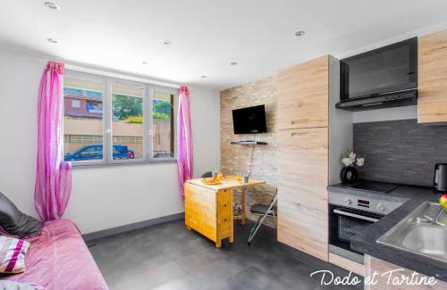 La Madrague Apartment | Cozy Beachside Studio with Pet-Friendly Amenities