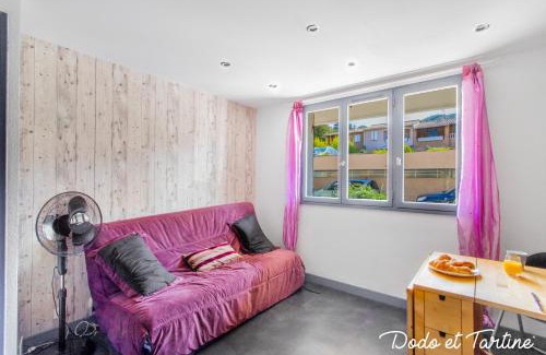La Madrague Apartment | Cozy Beachside Studio with Pet-Friendly Amenities
