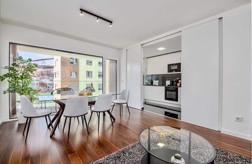 Sao Domingos de Benfica Apartment | Modern Lovage Yellow Apartment with AC and Wifi Access