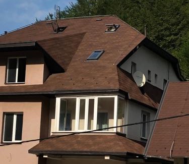 Kopaonik Apartment | Top-Rated LOVE apartman JeLEna: Pet and Child Friendly Retreat