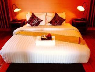 Sangkhla Buri Resort | Discover Love Bridge House: Family-Friendly Retreat