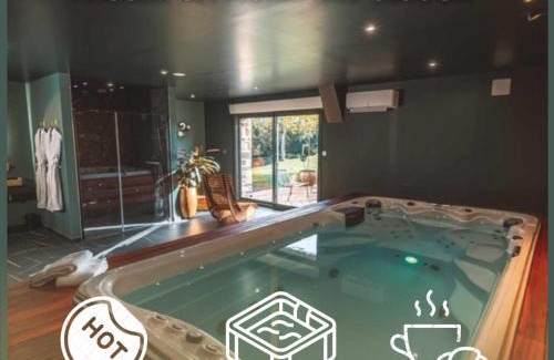 Argentre-du-Plessis Apartment | Intimate Getaway with Private Spa - Le Secret de l'Elixir