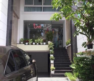 Binh Thanh Hotel | Cozy Love Hotel with Breakfast & a Guest Rating of 9/10