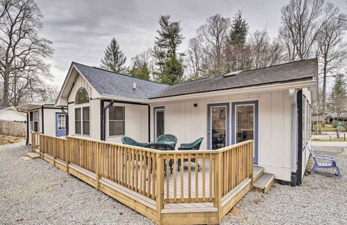 Laurel Park House | Experience Joyful Living at Laurel Park with Family Amenities