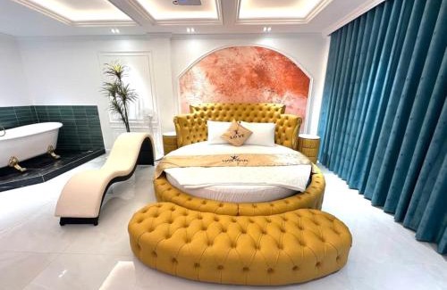 Hoc Mon Hotel | Love Luxury Hotel Bà Điểm