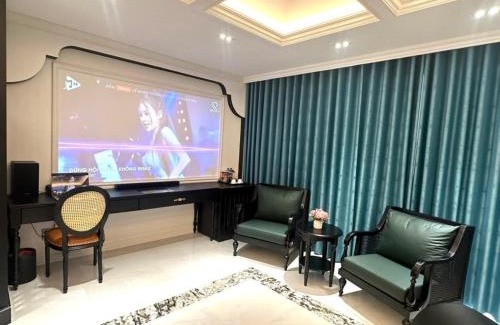 Hoc Mon Hotel | Love Luxury Hotel Bà Điểm