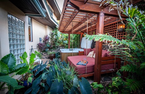 Bayview Condo | Tranquil Love Nest: Studio Surrounded by Tropical Beauty