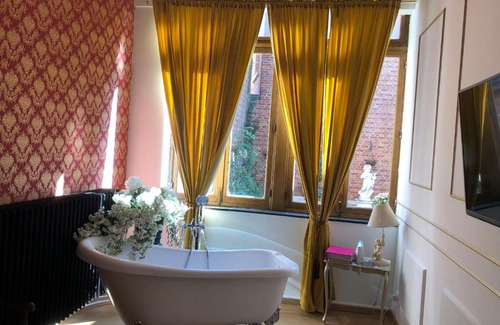 Namur Bed & Breakfast | Discover Love Nest Versailles - Serene Stay in City Center