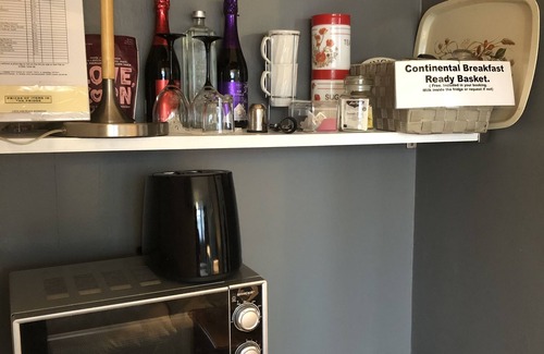 Cray Valley East Bed & Breakfast | Experience Love & Peace: Family-Friendly Stay with Dining