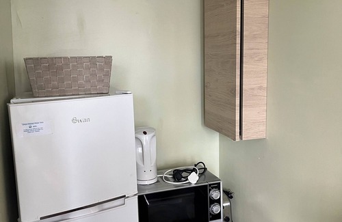 Cray Valley East Bed & Breakfast | Experience Love & Peace: Family-Friendly Stay with Dining
