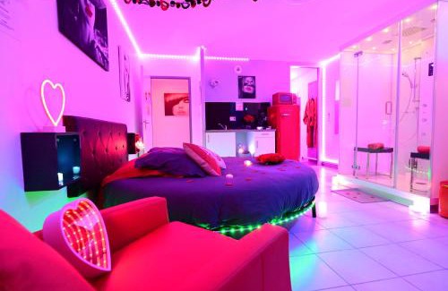 Biscarrosse Plage Apartment | Romantic Getaway Near the Ocean with Spa & Hot Tub Access
