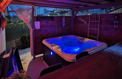 Nerac Apartment | Indulgent Love Room with Spa & Hot Tub - Rated 9.7/10