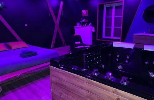 Vecqueville House | Enchanting Love-room l'eden du Désir with Spa & Hot Tub