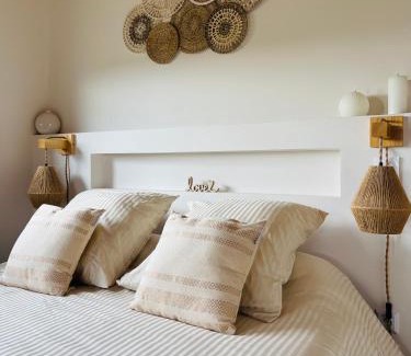 Arles Bed & Breakfast | Love room Le Cabanon Spa
