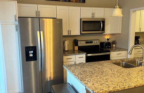 Cincinnati House | Love the Cov- Spacious 4-bedroom house in charming Covington with WiFi, AC