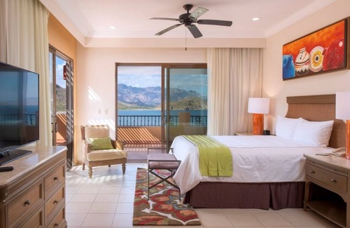 Loreto Resort | Love to Golf? Come stay at the Villa Del Palmar - Loreto! Golf, swim, or hike.
