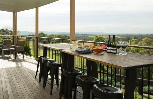 Lovedale House | Discover Lovedale Harvest Views House - Family-Friendly Retreat