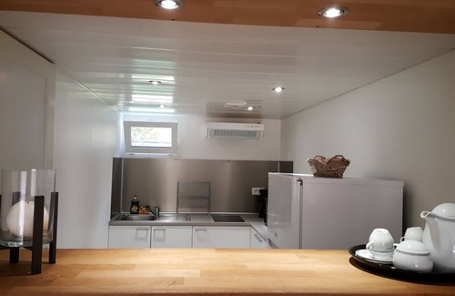 Saint-Germain-les-Corbeil Apartment | Cozy Studio T1: Pet-Friendly Getaway Near Paris