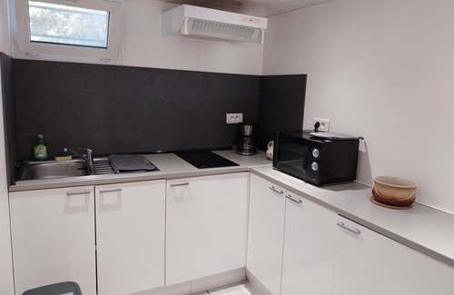 Saint-Germain-les-Corbeil Apartment | Cozy Studio T1: Pet-Friendly Getaway Near Paris