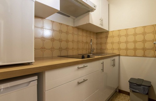 Saintes-Maries-de-la-Mer Apartment | Cozy Oceanfront Apartment for Two with Balcony and WIFI