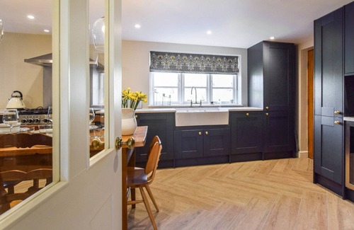 Minster Lovell Cottage | Inviting Lovell Cottage - Perfect for Families and Pets